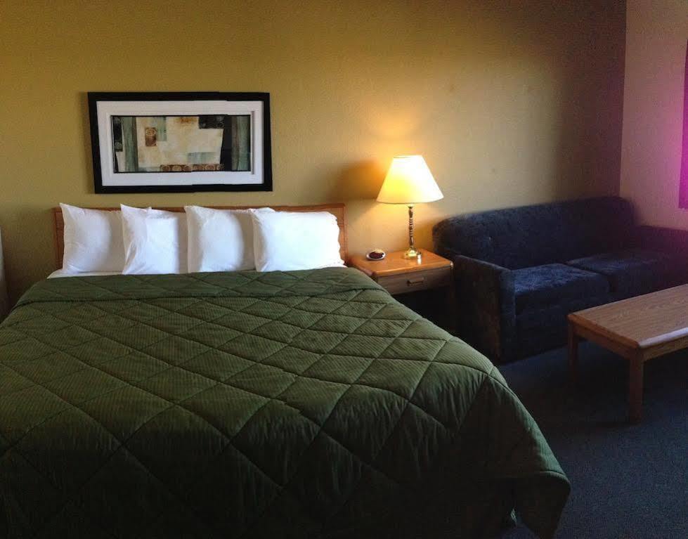 Baymont By Wyndham Waupun